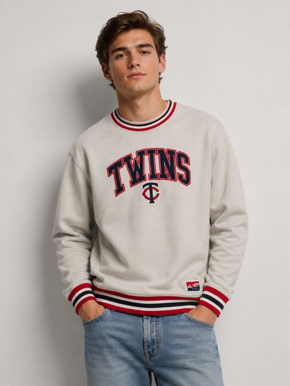 Minnesota Twins Crewneck Sweatshirt Gray Red Blue Striped Trim Pullover Casual